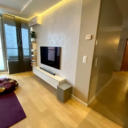 Iii Towers Apartmán *
